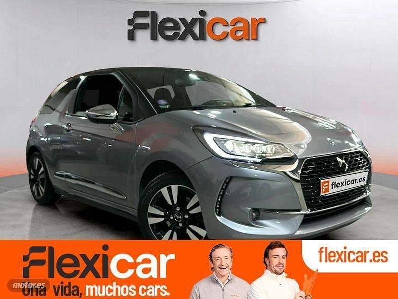 Gris / plata Usado 2019 DS Automobiles DS3 So Chic Berlina | 12.490 € (Precio justo) - Imagen 1/4