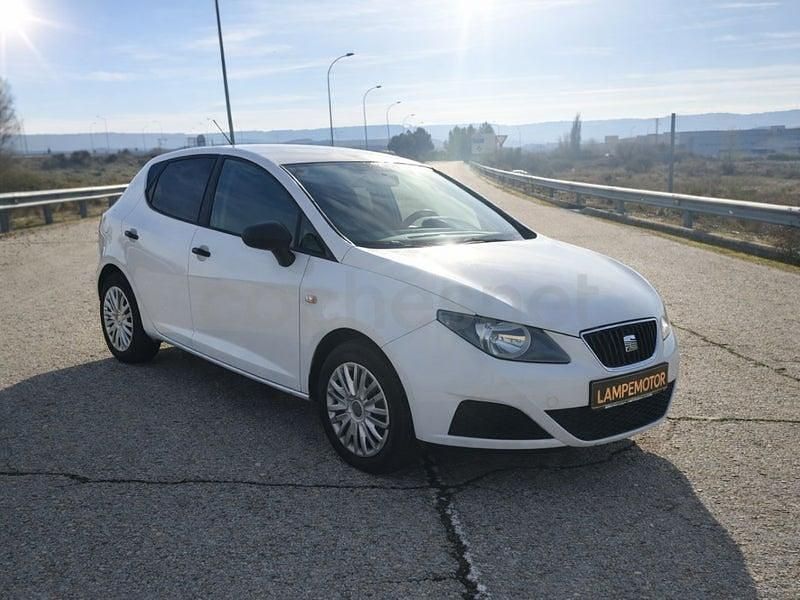 Usado Seat Ibiza Reference 70 CV (51 kW) 2009 Blanco Berlina