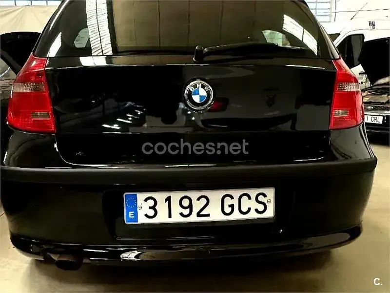 Usado BMW 116 122 CV (89 kW) 2008 Negro Utilitario