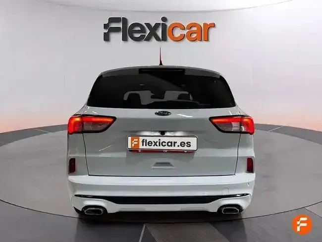 Usado Ford Kuga ST-Line 225 CV (165 kW) 2022 Blanco SUV