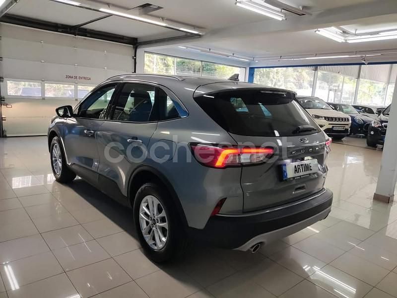 Usado Ford Kuga Titanium 190 CV (139 kW) 2022 Gris / plata SUV