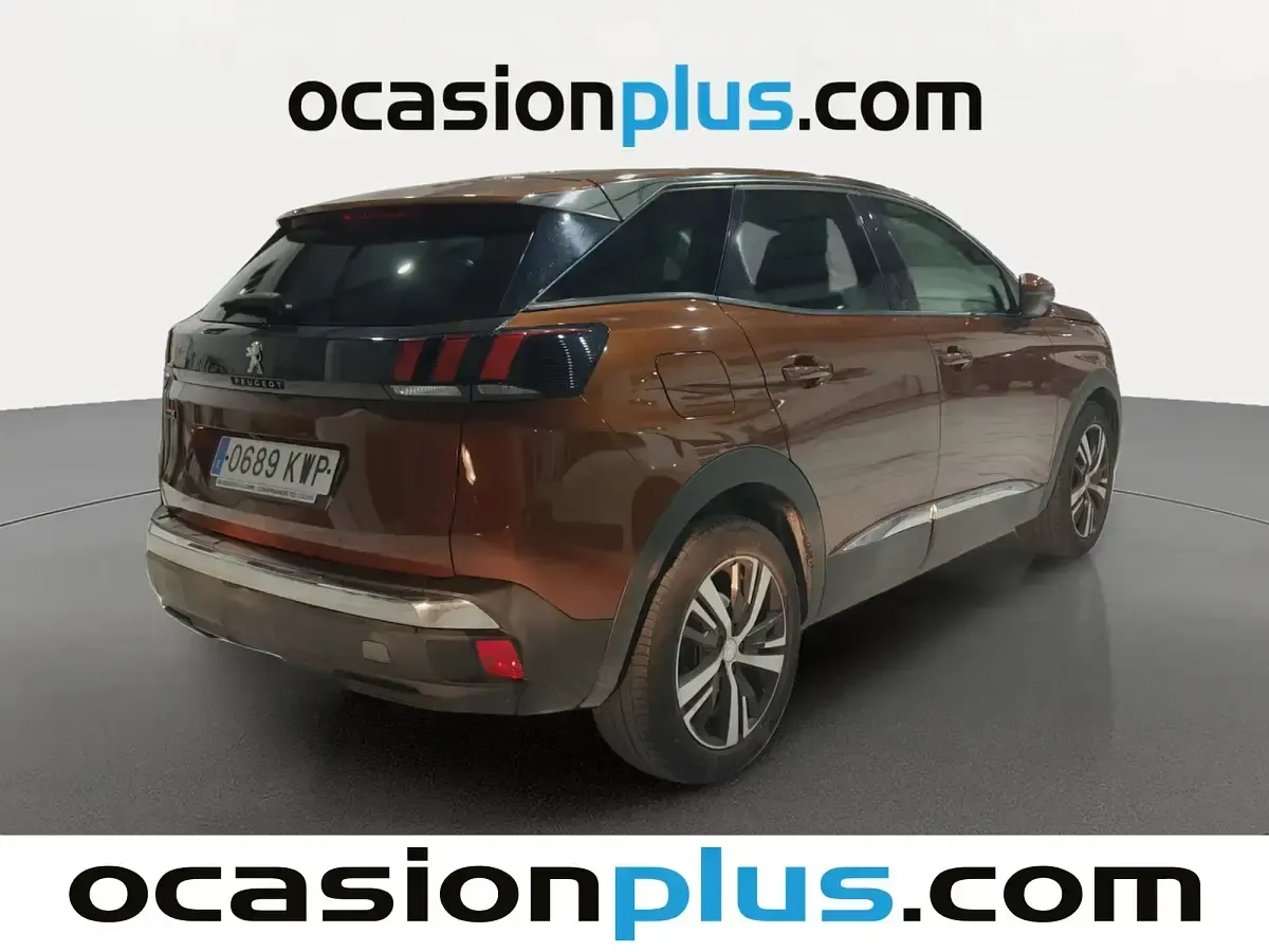 Usado Peugeot 3008 Allure 130 CV (95 kW) 2019 Marrón SUV