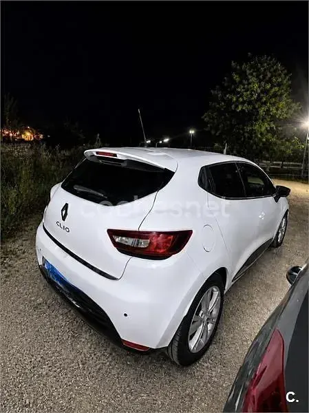 Usado Renault Clio III Collection 75 CV (55 kW) 2014 Blanco Berlina
