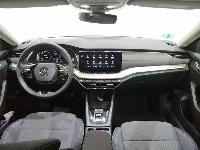 Usado Skoda Octavia Style 204 CV (150 kW) 2025 Gris