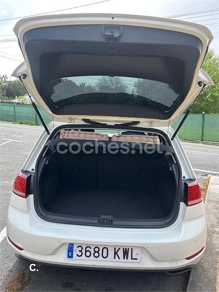 Usado VW Golf VII 115 HP (84 kW) 2019 Branco Carrinha