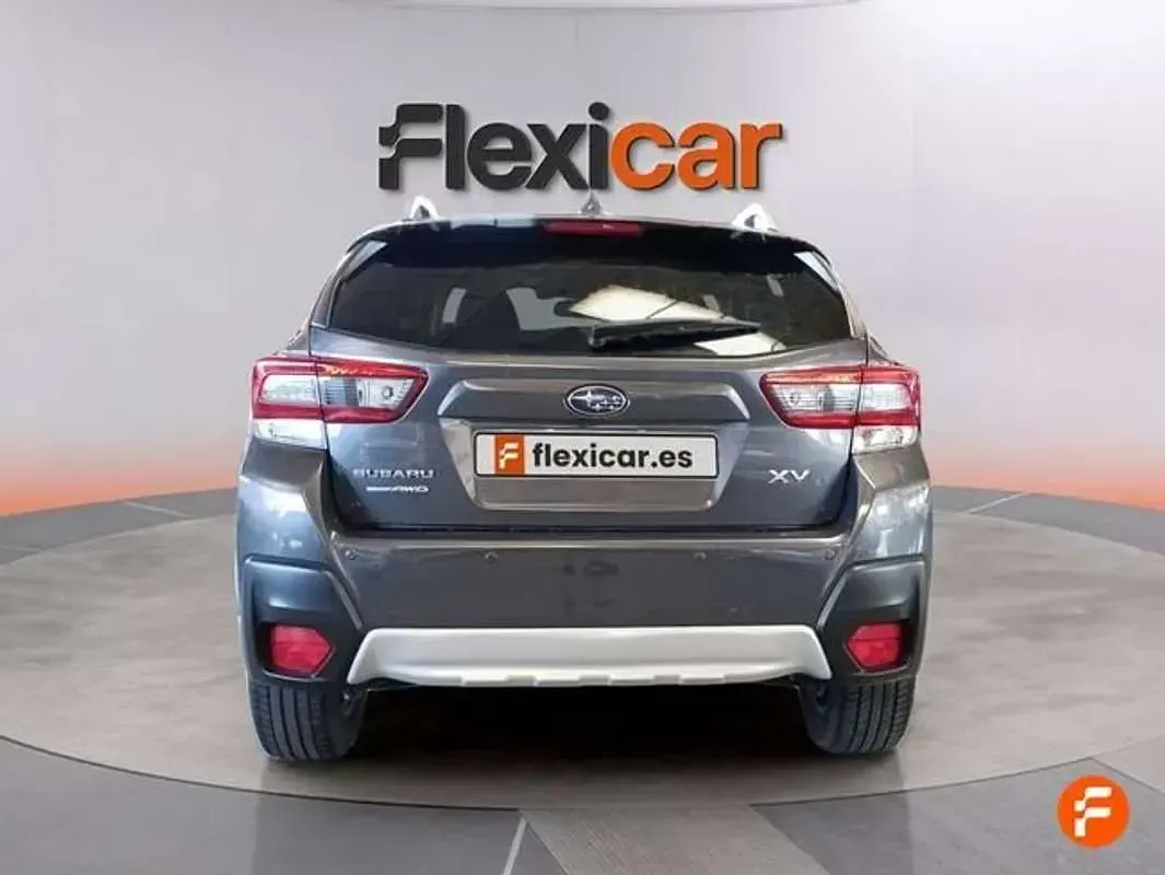 Usado Subaru XV 114 CV (83 kW) 2022 Gris SUV
