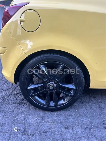 Amarillo Usado 2012 Opel Corsa Color Edition Berlina | 4900 € (Buen precio) - Imagen 1/4