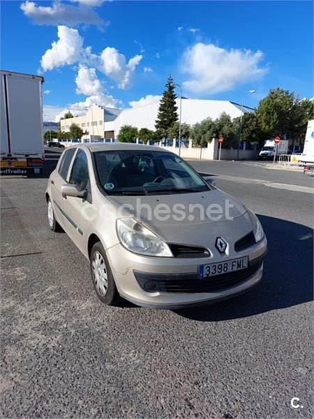 Beige Usado 2007 Renault Clio II Privilege Berlina | 1850 € (Precio justo) - Imagen 1/4