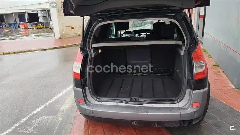 Usado Renault Scénic II 110 CV (80 kW) 2008 Negro Monovolumen