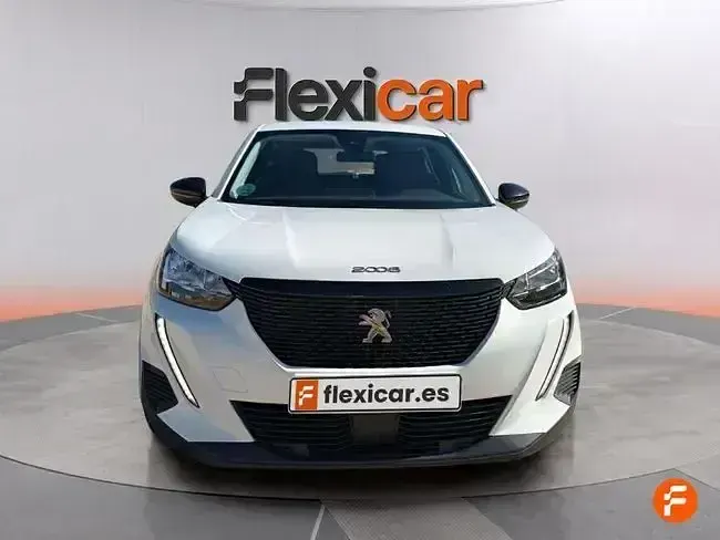 Usado Peugeot 2008 Active 110 CV (80 kW) 2022 Blanco SUV
