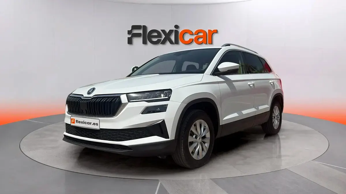 Usado Skoda Karoq Ambition 150 CV (110 kW) 2023 Blanco SUV