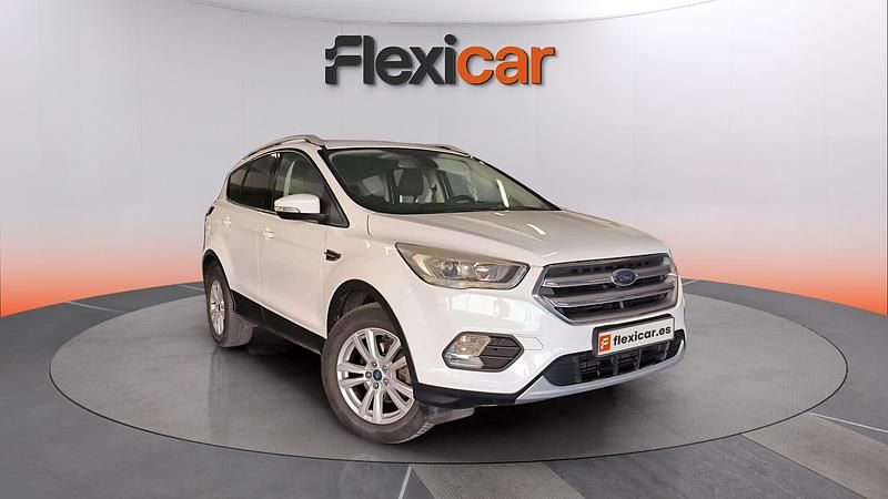 Usado Ford Kuga Trend 150 HP (110 kW) 2018 Branco SUV