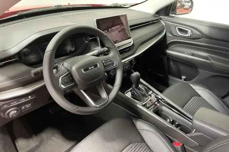 Usado Jeep Compass Limited 190 CV (139 kW) 2023 Rojo SUV