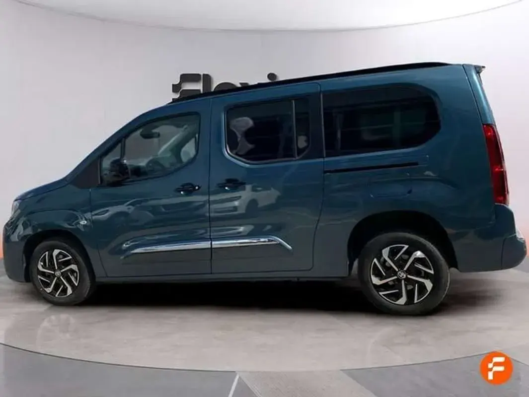Usado Toyota Proace City Active 131 CV (96 kW) 2025 Verde Monovolumen