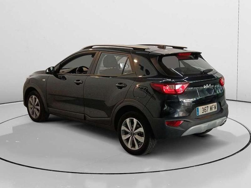 Usado Kia Stonic 84 CV (61 kW) 2023 Negro SUV