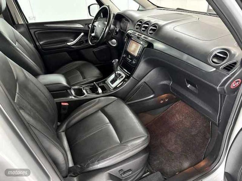 Usado Ford Galaxy Titanium 140 CV (102 kW) 2014 Plateado Monovolumen