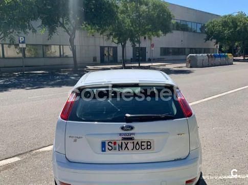 Usado Ford Focus S 136 CV (100 kW) 2007 Blanco Berlina
