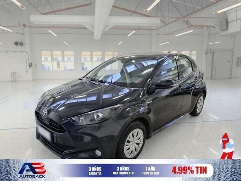 Usado Toyota Yaris Hybrid Business Edition 116 CV (85 kW) 2021 Negro Utilitario
