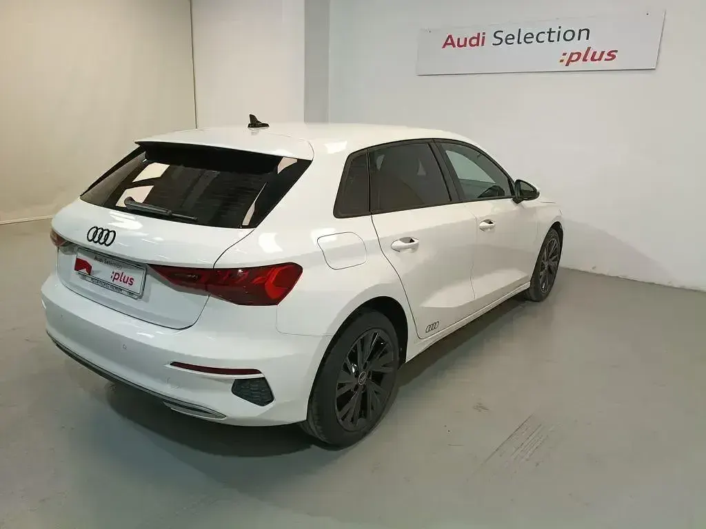 Usado Audi A3 Advanced Plus 110 CV (80 kW) 2022 Blanco Berlina