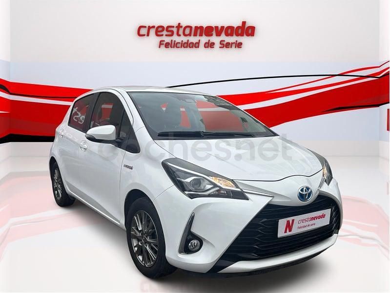 Usado Toyota Yaris Hybrid Active 100 CV (73 kW) 2019 Blanco Berlina