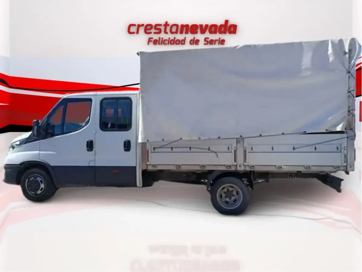 Usado Iveco Daily 136 CV (100 kW) 2021 Blanco Berlina