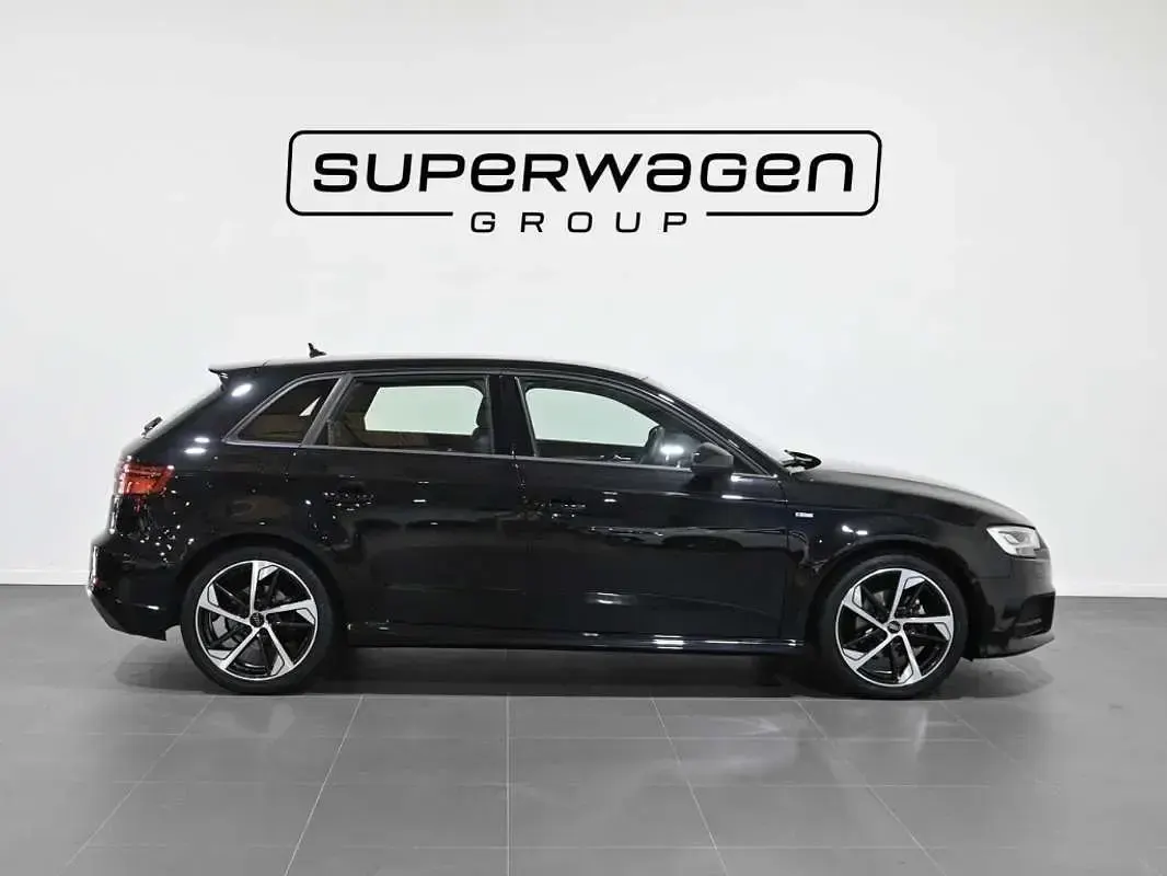 Usado Audi A3 Sportback Comfort 150 CV (110 kW) 2019 Negro Utilitario