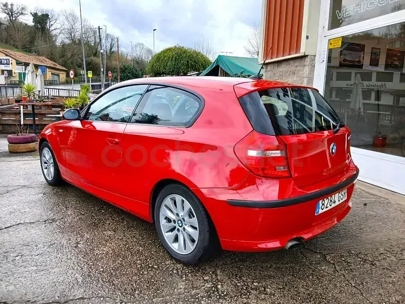 Usado BMW 118 143 CV (105 kW) 2010 Rojo Utilitario