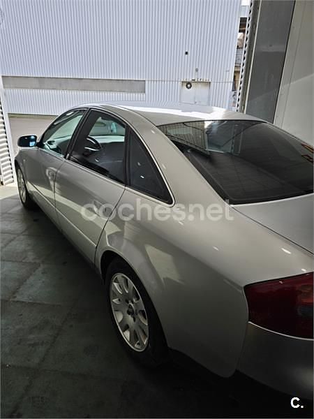 Usado Audi A6 165 CV (121 kW) 2001 Gris / plata Berlina