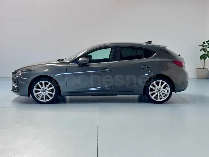 Usado Mazda 3 165 CV (121 kW) 2017 Gris / plata Berlina