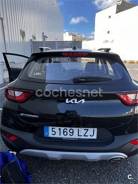 Usado Kia Stonic 84 CV (61 kW) 2022 Negro SUV