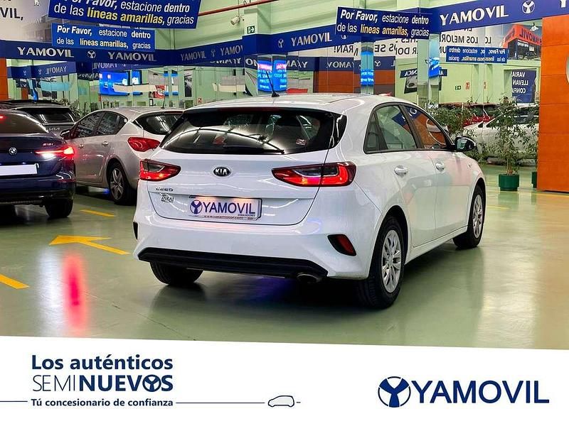 Usado Kia Ceed 101 CV (74 kW) 2018 Blanco Utilitario