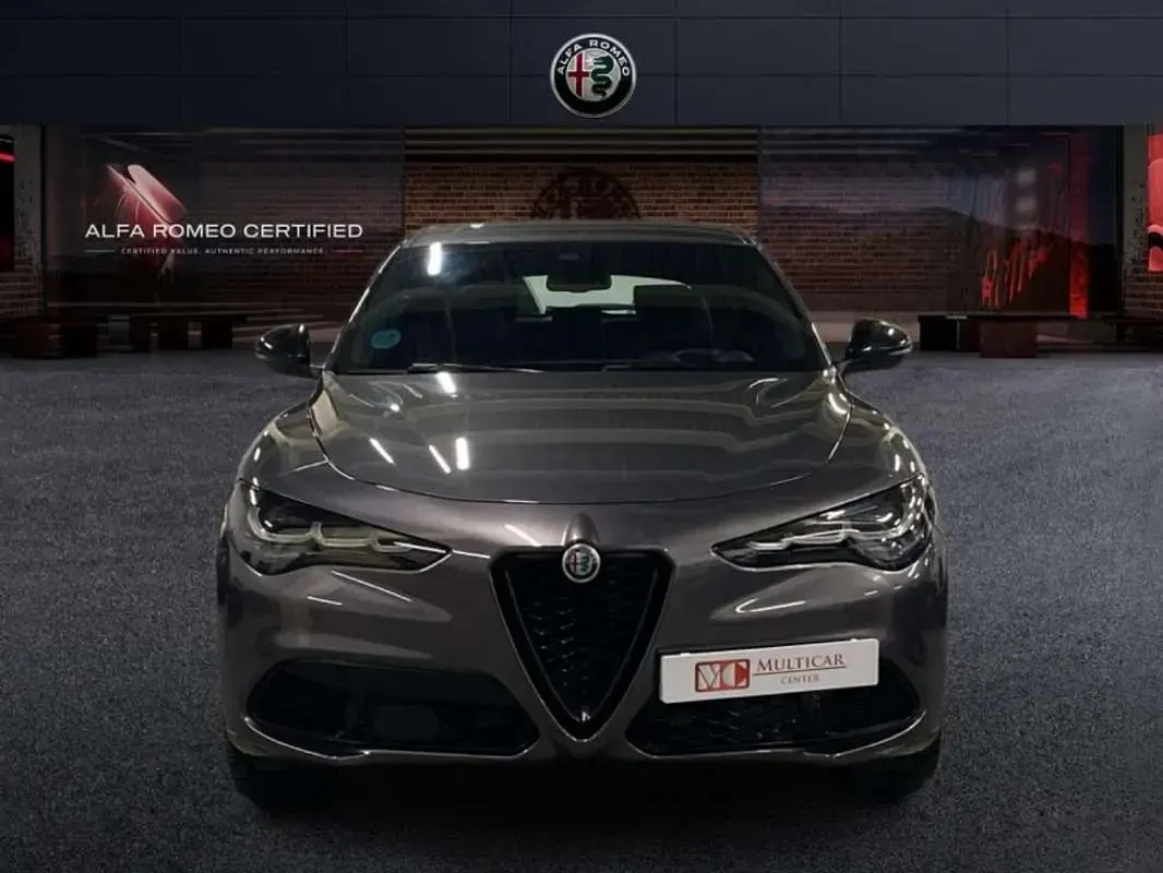 Usado Alfa Romeo Stelvio Veloce 211 CV (155 kW) 2023 Gris SUV