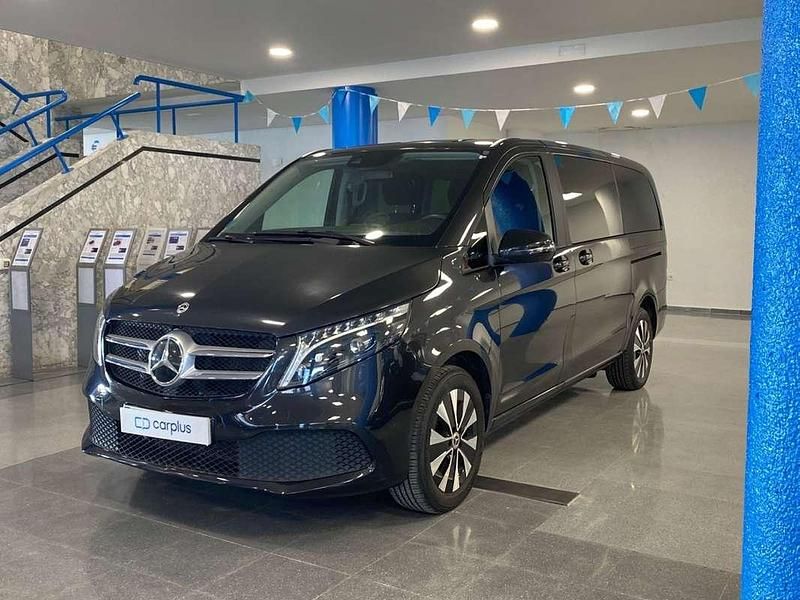 Usado Mercedes V250 190 CV (139 kW) 2023 Plateado Monovolumen
