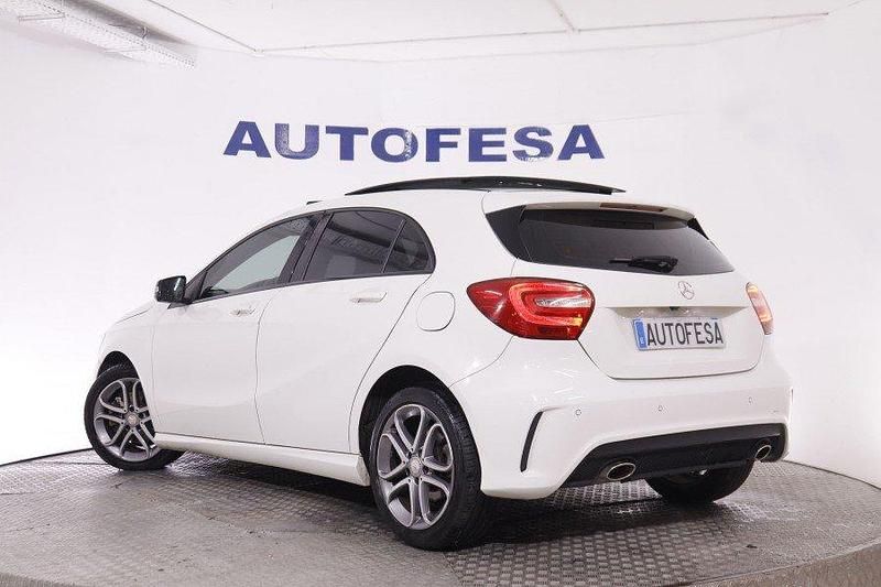 Usado Mercedes A200 Urban 156 CV (114 kW) 2013 Blanco Utilitario