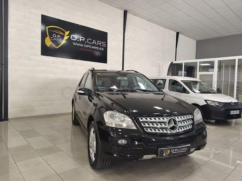 Usado Mercedes ML320 AMG Edition 1 224 CV (164 kW) 2008 Negro SUV