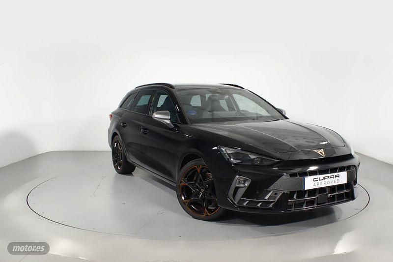 Negro Usado 2024 Cupra Leon VZ Berlina | 39.500 € (Un poco caro) - Imagen 1/4