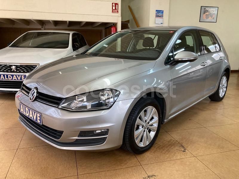 Beige Usado 2017 VW Golf VII Advance Berlina | 14.200 € (Precio justo) - Imagen 1/4