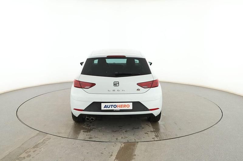 Usado Seat Leon FR 131 CV (96 kW) 2018 Blanco Berlina