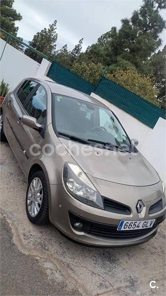 Beige Usado 2009 Renault Clio II Exception Berlina | 6340 € (Caro) - Imagen 1/4