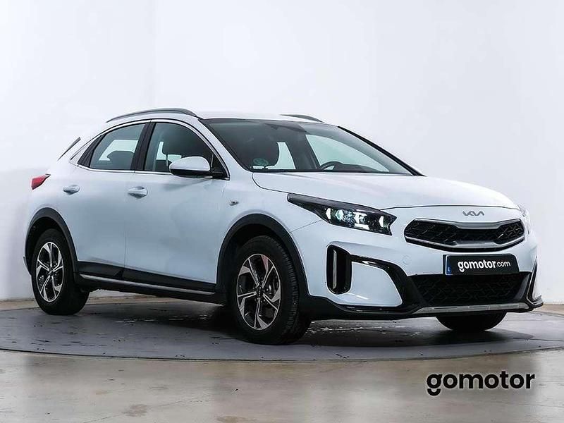 Usado Kia Ceed 120 CV (88 kW) 2024 Blanco Utilitario
