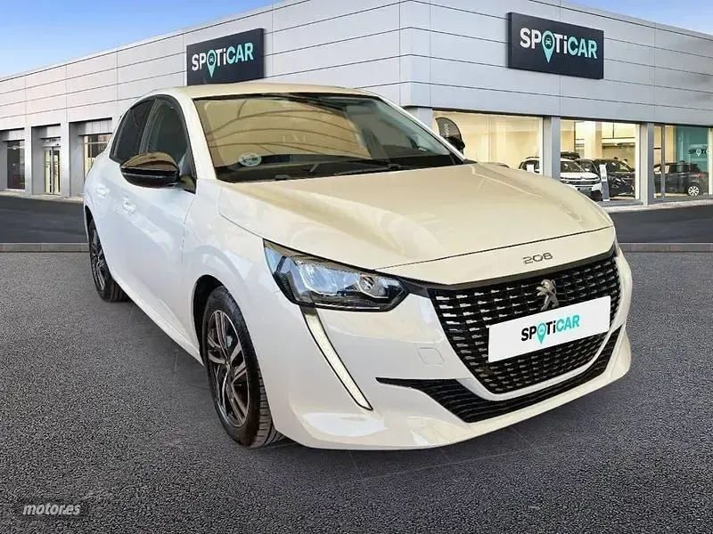Usado Peugeot 208 Allure 100 CV (73 kW) 2023 Blanco Utilitario