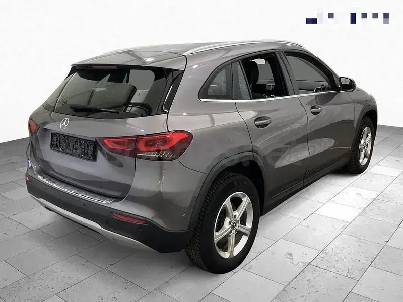 Begagnad Mercedes GLA200 150 HK (110 kW) 2024 Grå SUV