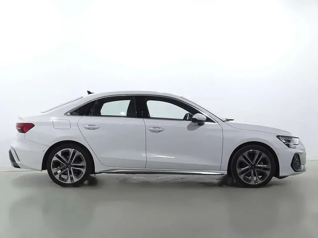 Usado Audi A3 S-Line 150 CV (110 kW) 2024 Blanco Berlina