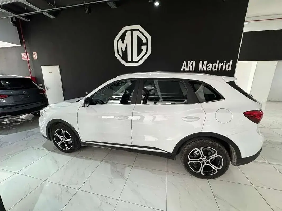 Usado MG ZS Comfort 106 HP (77 kW) 2024 Branco SUV