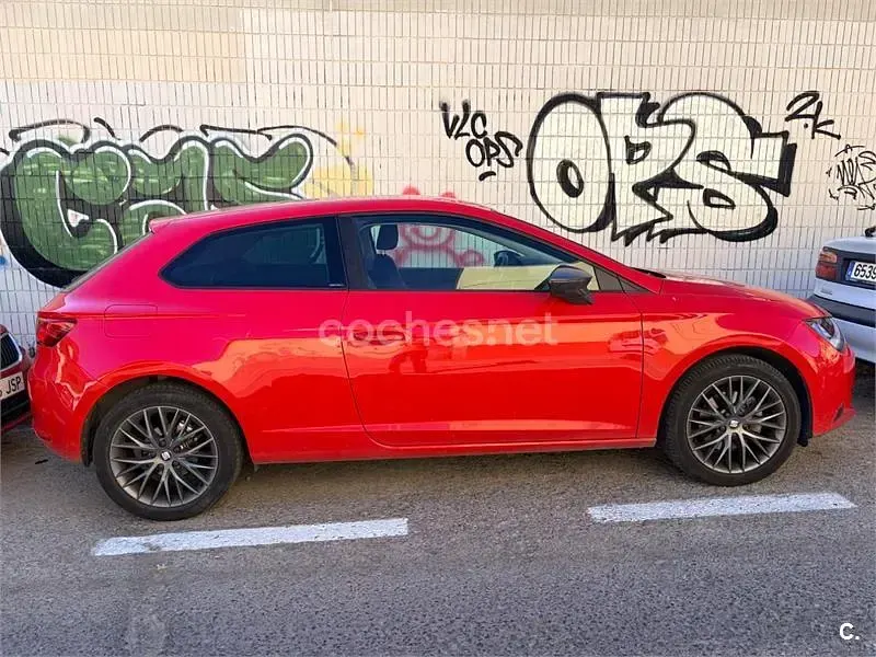 Usado Seat Leon CONNECT 150 CV (110 kW) 2015 Rojo Berlina