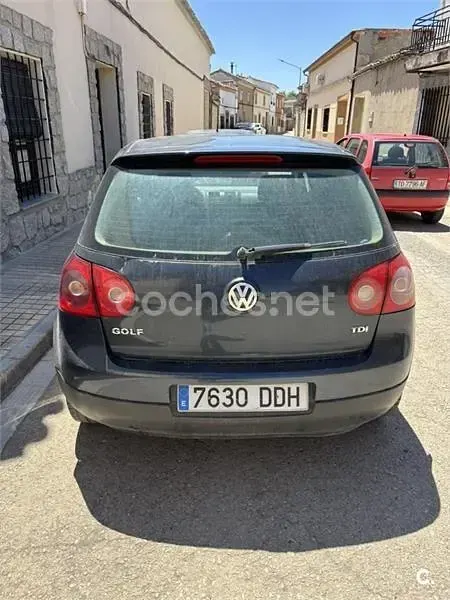 Usado VW Golf IV 100 CV (73 kW) 2004 Azul Berlina