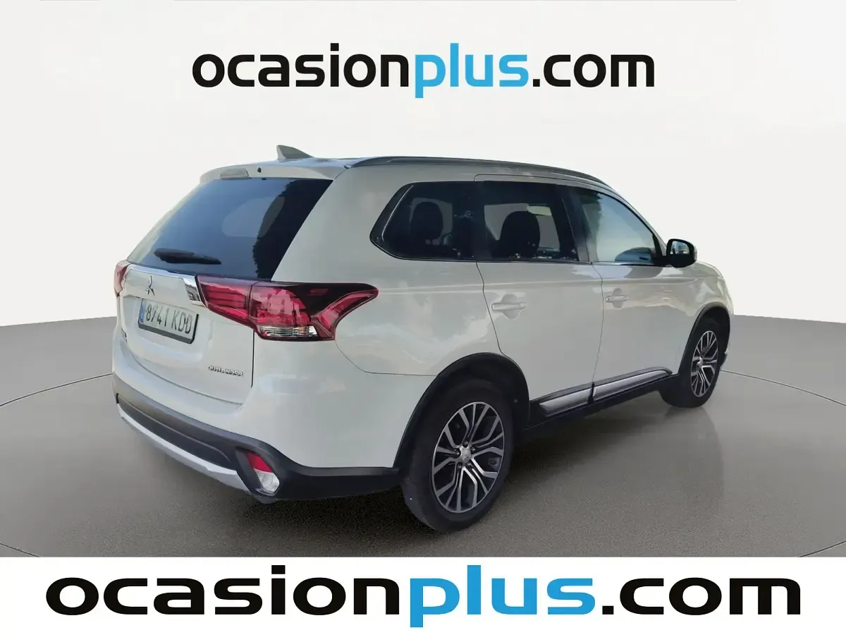 Usado Mitsubishi Outlander Motion 150 CV (110 kW) 2017 Blanco SUV