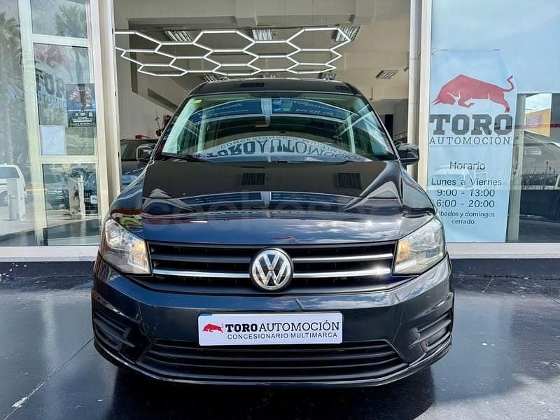 Usado VW Caddy Maxi 102 CV (75 kW) 2018 Negro Monovolumen