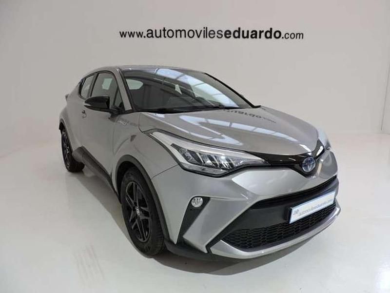 Usado Toyota C-HR Business Edition 122 CV (89 kW) 2021 Plateado SUV