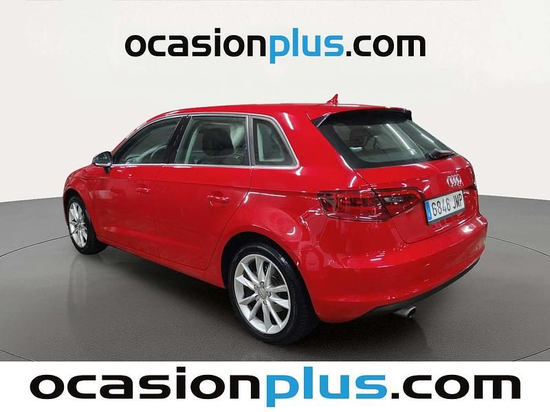 Usado Audi A3 Sportback Advanced Plus 110 CV (80 kW) 2016 Rojo Utilitario